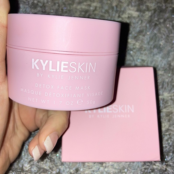 Kylie Skin Face Mask - Picture 3 of 14